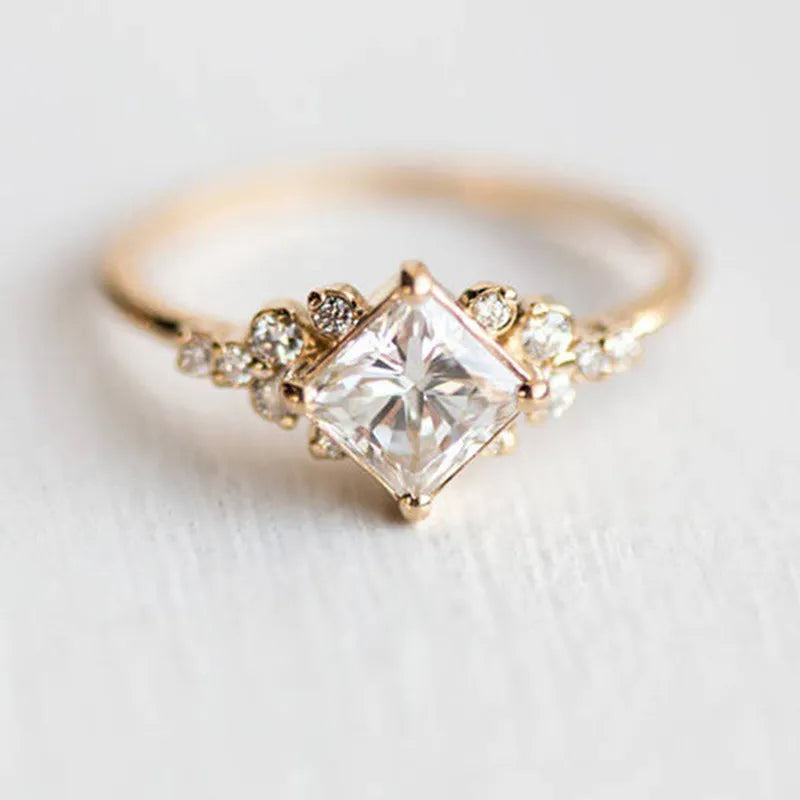 Karen – Bague élégante reine dalysienne