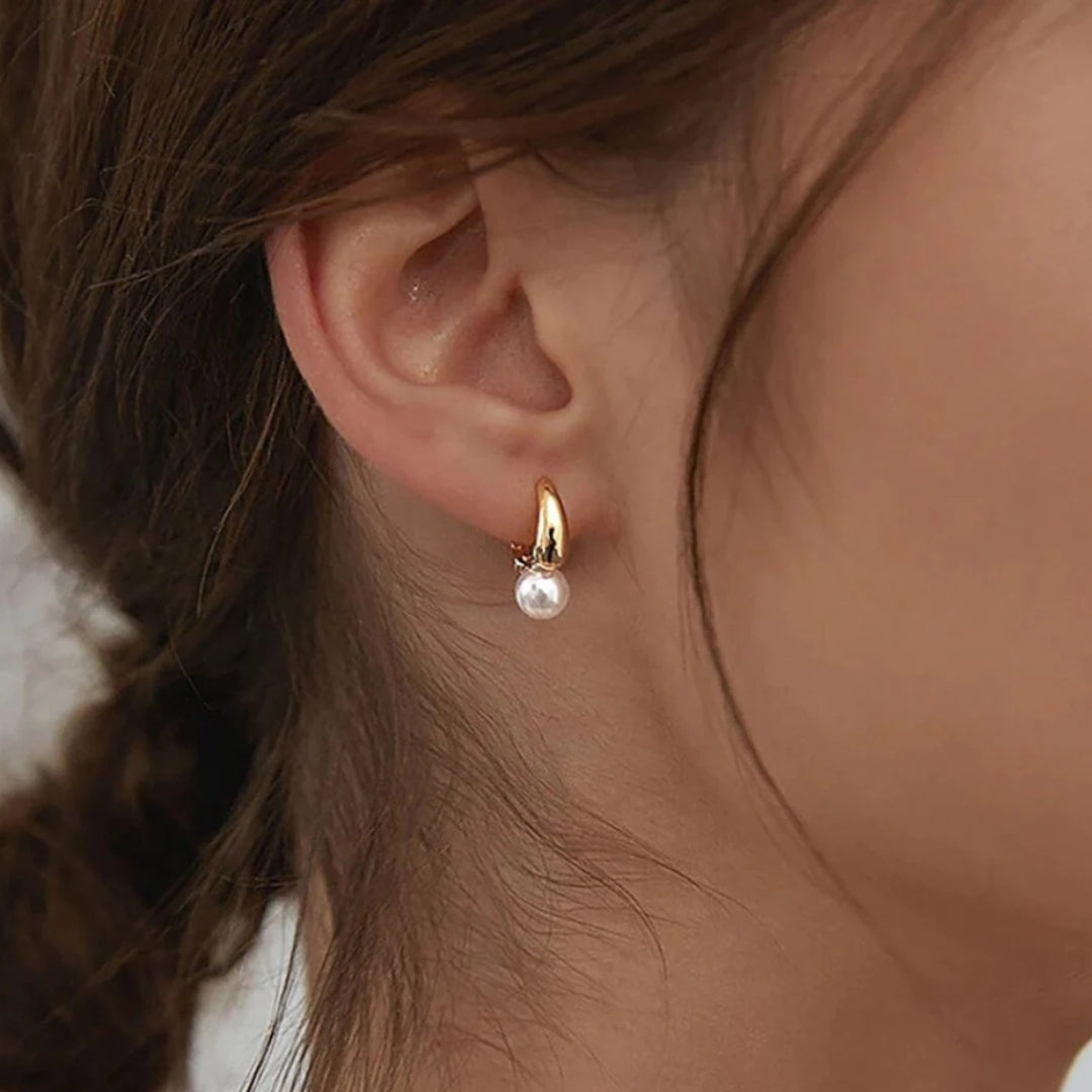 Boucles d’Oreilles Raffinées Petites Perles Dorées