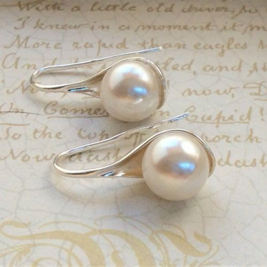 Boucles d’Oreilles Vintage Pendantes Ornées de Perles
