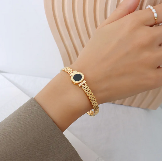 Elégant bracelet d'amour en plaqué or 18 carats