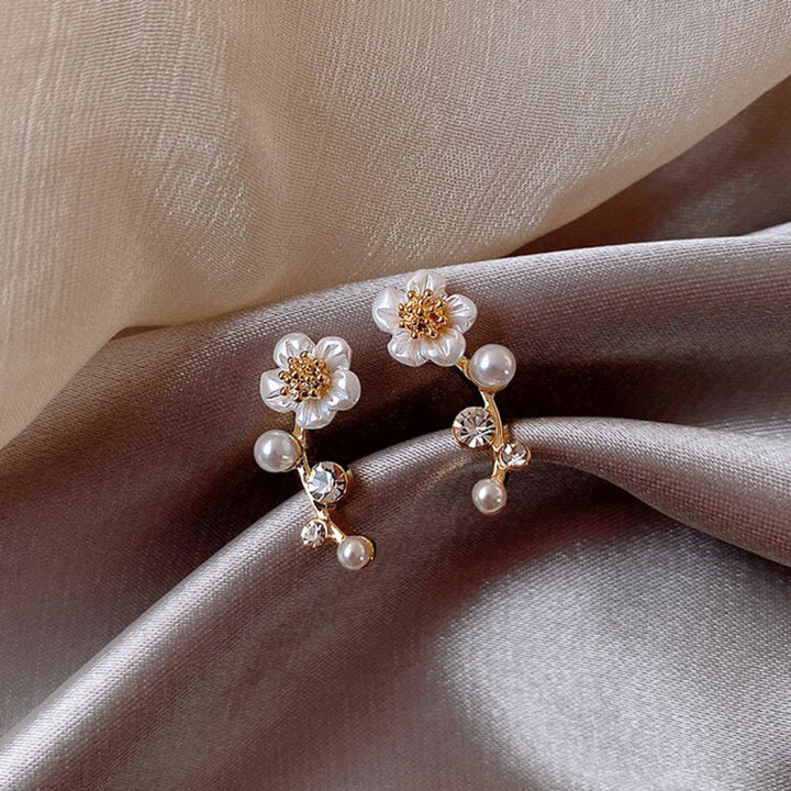 Boucles d'oreilles Élégantes™ | Perles et fleurs raffinées