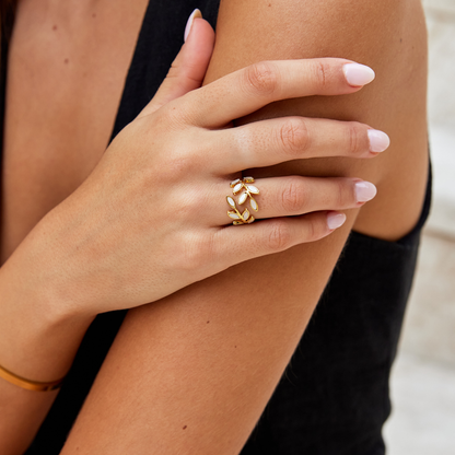 Serene – Bague feuille dorée