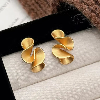 Fleur Éclat™ | Boucles d'oreilles en argent et or