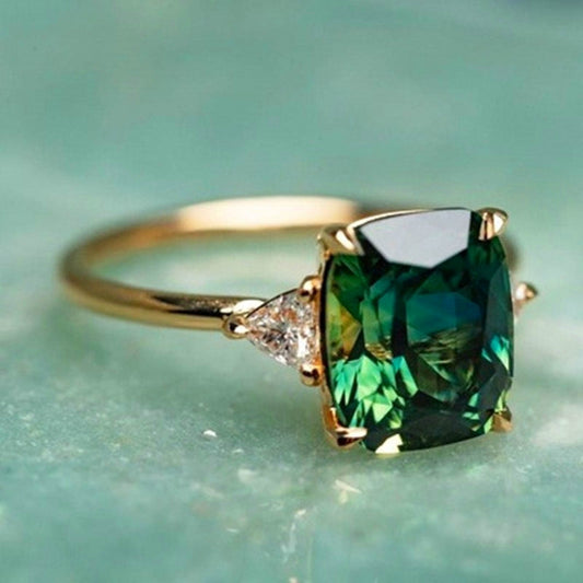 Chance – Bague dorée en zircon vert
