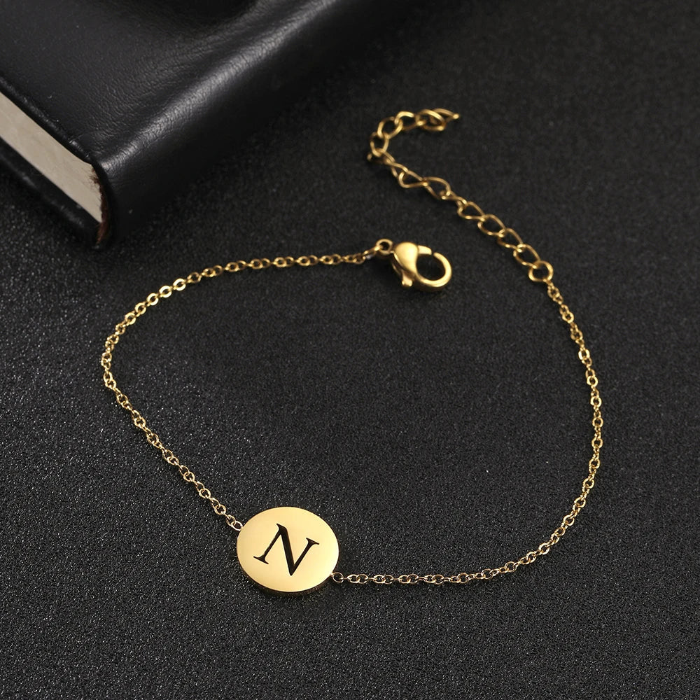 Amara™ | Bracelet initiales en acier inoxydable