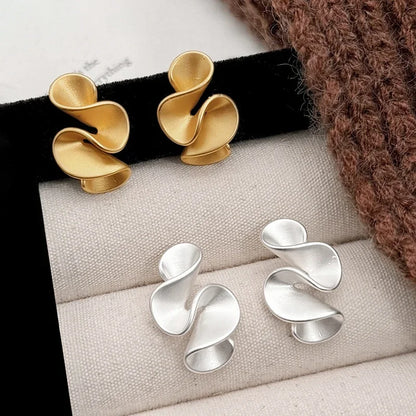 Fleur Éclat™ | Boucles d'oreilles en argent et or