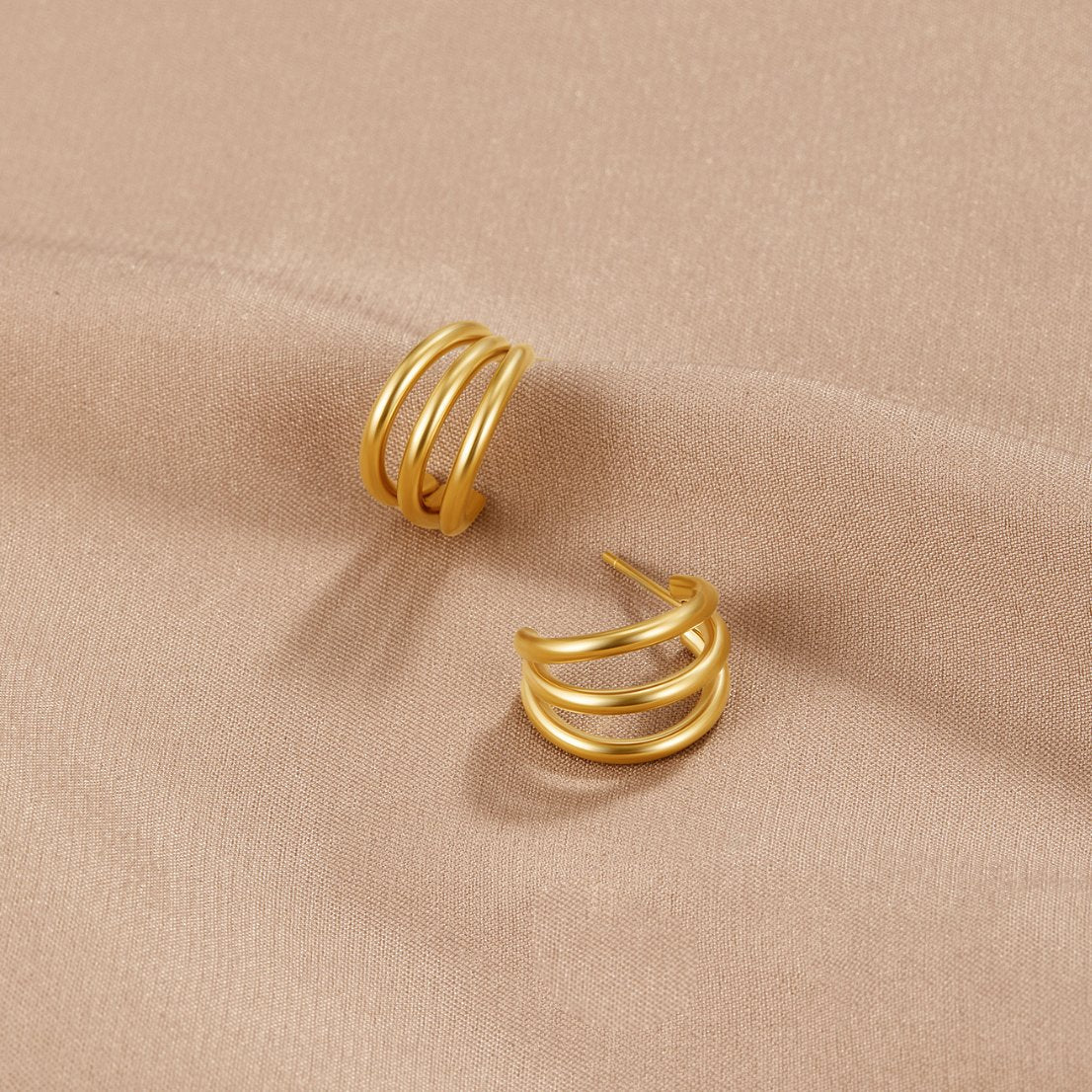 Ana – Boucles d’oreilles triple or