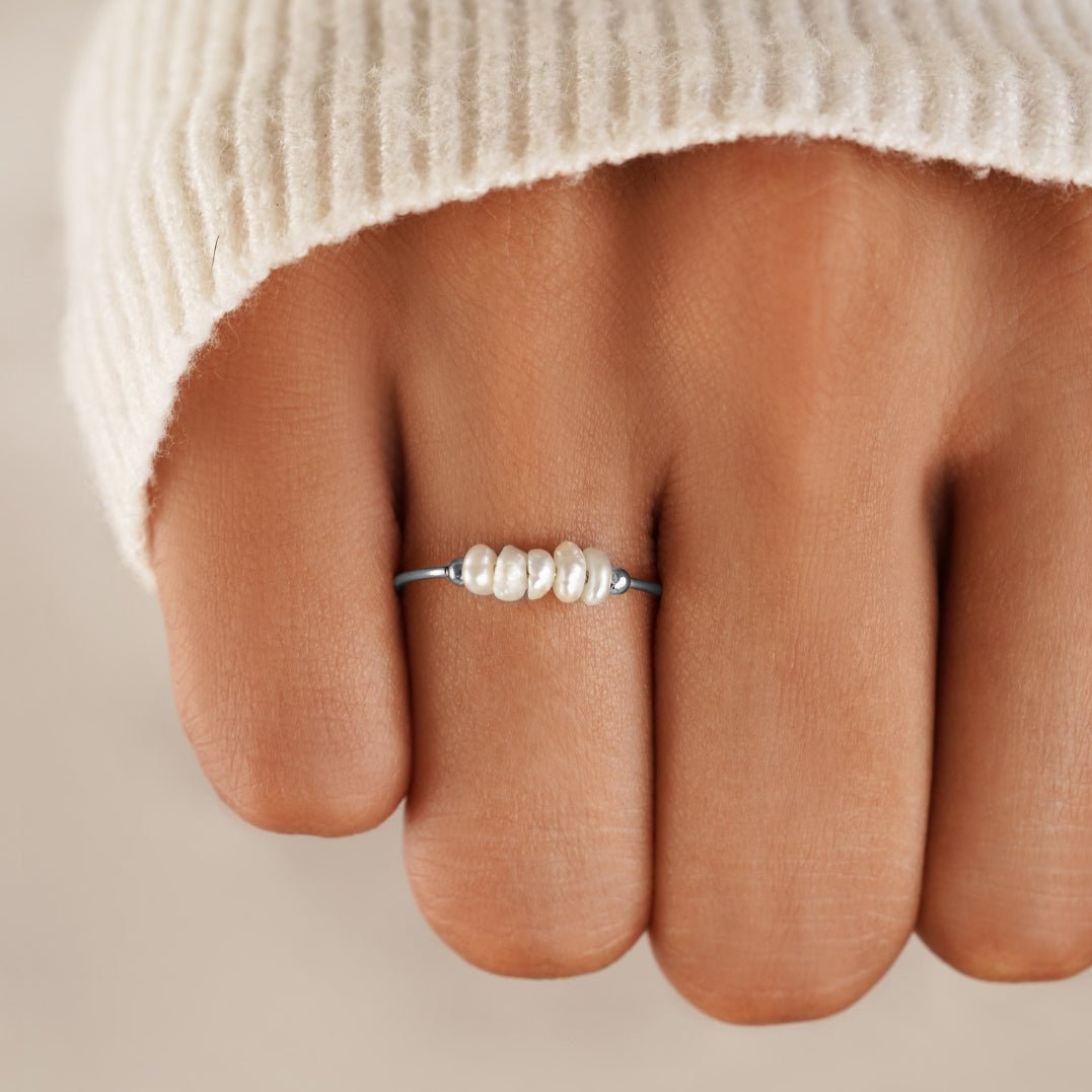 Bague classique en argent avec perles d’eau douce