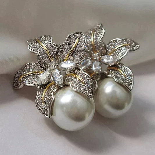 Boucles d’Oreilles Fleur Ornées de Perles