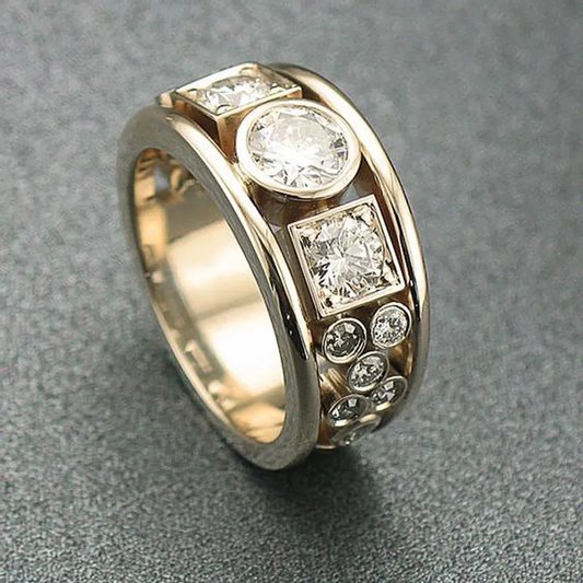 Bague Vintage Or Ornée de Zircons